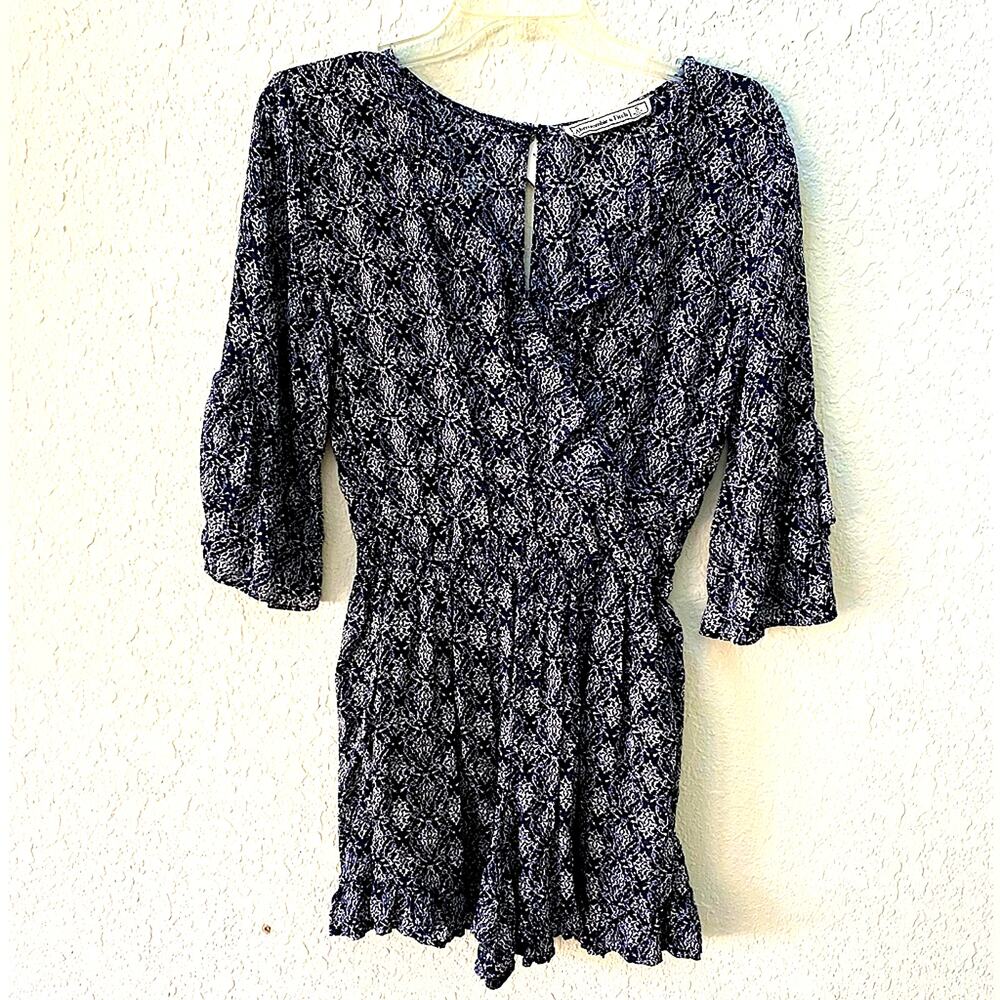 Abercrombie & Fitch Floral Pattern Small Quarter Sleeve Summer Romper Blue S1